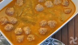 Sopa de judías, con albóndigas
