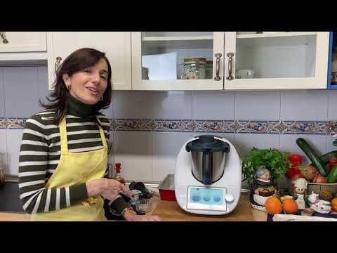 Bizcocho de naranja con virutas de chocolate en thermomix