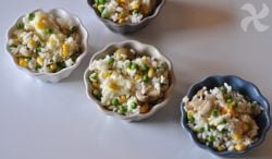 Ensalada de arroz, con champiñones y guisantes