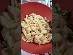 Fideos con mejillones y brócoli. #mariscos #pastas #receta