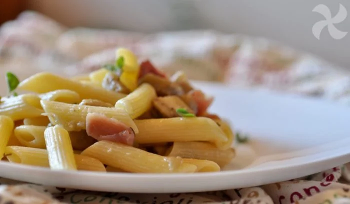 Pasta con berenjena y lomo