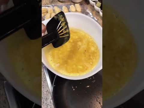 Tortilla de patatas. #receta #recetaen30segundos #youtubeshorts #tortilla #tortilladepatatas