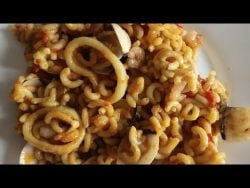 Fideuá de gambas,almejas y calamares,fácil y rico con Thermomix