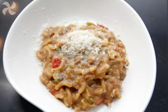 Fideuá estilo risotto de carne asada