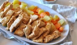 Pollo adobado, con patatas y zanahoria