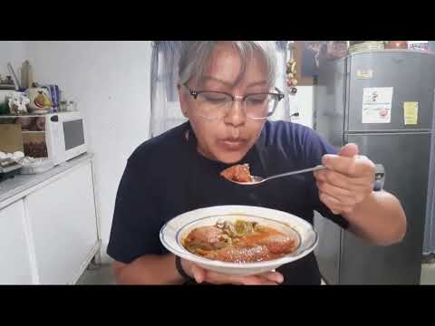 preparando tortas de camaron en salsa roja #video #receta