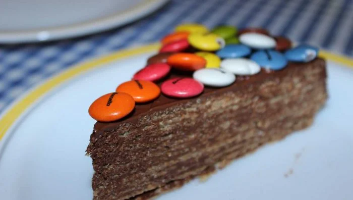 Tarta sencilla de huesitos, ideal para los más pequeños