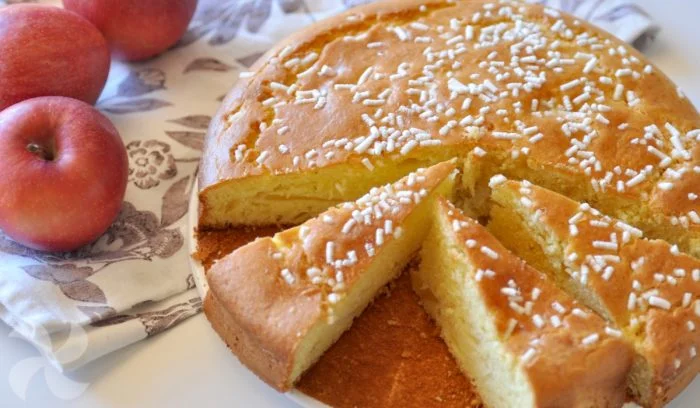 Bizcocho con mascarpone y manzana