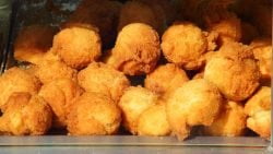 Buñuelos de atún y pimientos del piquillo