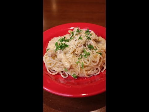 Fideos en Salsa Alfredo con Pollo #shorts #Fideos #pollo #salsa #alfredo #receta #fyp #Paraguay