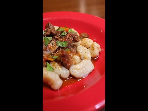 Ñoquis de papa con ragú 🍅🥩🤩 #shorts #Ñoquis #Ragu #Comida #receta #Cocina #Facil #vlog #fyp