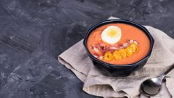 Salmorejo cordobés: ingredientes y receta