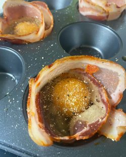 Bacon y huevo (Flor de primavera)