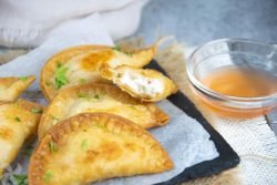 Empanadillas tipo Wontons con surimi y queso