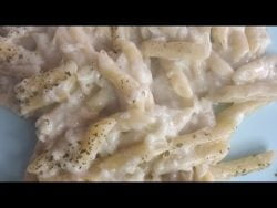 Macarrones con roquefort, fácil y rico con Thermomix