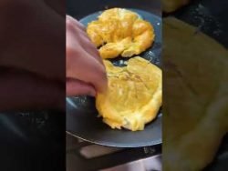 Mantequilla con un poco de Cruasán a la plancha . #receta #croissant #comida