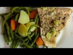 Salmón al vapor con verduritas, fácil y rico con Thermomix