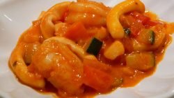 Guiso de chipirones, calabaza y verduras