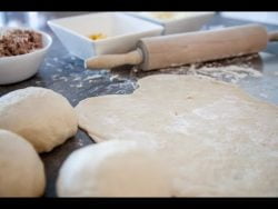 MASA DE PIZZA CASERA CON THERMOMIX, FÁCIL Y RÁPIDA