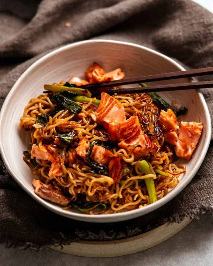 Fideos De Salmón Teriyaki |  RecetaTin Eats