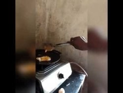 egg fry recipe 😋 my cook my channel subscribe pannunga#comedy #shorts #shorts #freefire