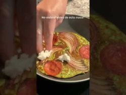 Que desayuno👩‍🍳hoy? Pizza Crepe de Avena y Espinaca 😋#shorts #receta #cocina