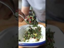 Róbalo con salsa verde | Seabass & salsa verde #shortslatinoamerica #shorts #receta