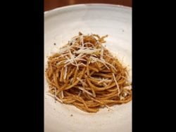 Spaghetti con Pesto🍝🍅 #pasta #spaghetti #pesto #tomate #LunesSinCarne #comida #receta #tutorial #fyp