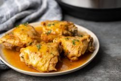 Muslos de pollo instantáneos |  Galletas y Copas