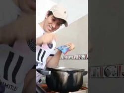 CÓMO HACER CALDO DE GALLINA FÁCIL Y RÁPIDO? 😋🤔🍜🇵🇪 #shorts #perú #shortsvideo #receta