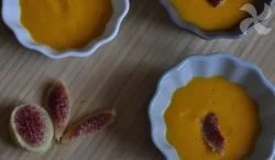 Crema de zanahoria, con higos de temporada