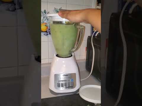 jugo de pepino con limón y manzana verde 💚 #receta #delicious #hispanic #viralvideo #jugo