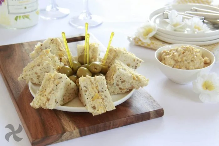 Pasta de atún y maíz para sándwiches