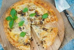 Tarta de puerro, gorgonzola y pera