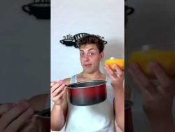 Una bomba! #recetasaludables #proteina #receta #humor /10 huevos, endulzante, pasas, vino y maicena/