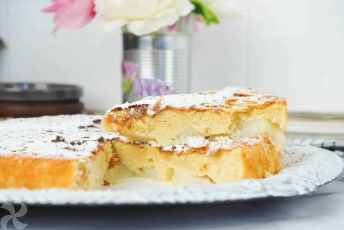 Bizcocho de almendras con peras