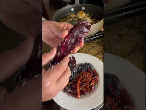 Haciendo una salsa macha #receta #comida #salsa #idea #delicioso
