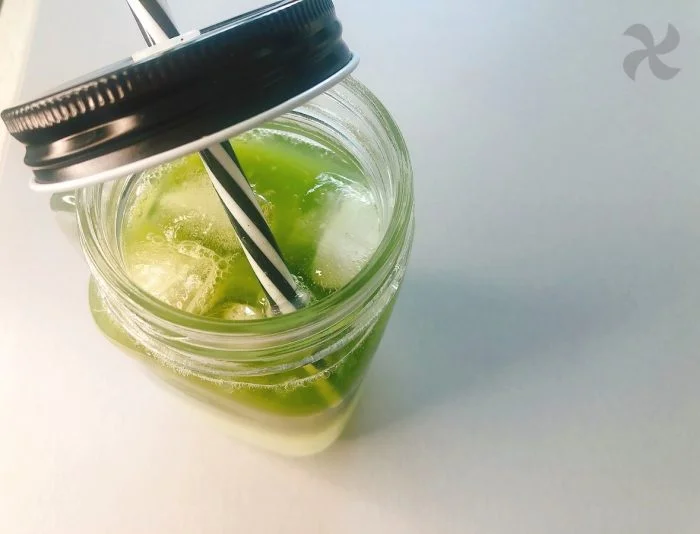 Limonada de té matcha