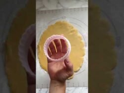 Mürbeteigringe mit Erdnüssen-ein unglaublich leckeres Rezept! Thermomix