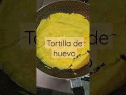Tortilla de huevos , desayuno fácil,. nutritivo y delicioso. #receta #desayuno