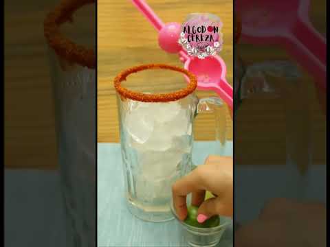 Una riquísima michelada #comida #shorts #receta