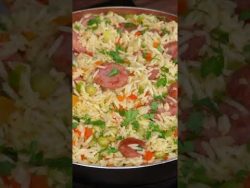 ARROZ CON SALCHICHA #shorts #receta #cocina #recetasencilla #comida #almuerzo