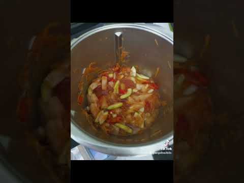 Huhn 🐔 süß-sauer mit Basmatireis 🍚 🥘 aus dem Thermomix TM6 😍 Interesse? Melde dich unter 06765712346