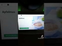Kaiserschmarrn mit selbstgemachten zuckerfreien Apfelmus aus dem Thermomix. unter 06765712346 melden