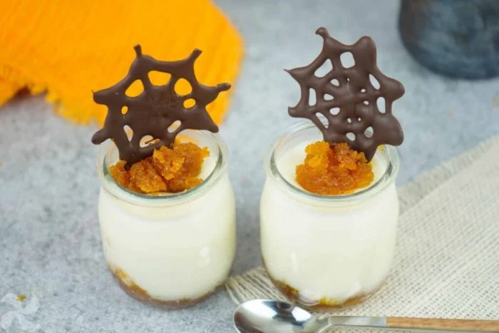Panna cotta con canela y mermelada de calabaza