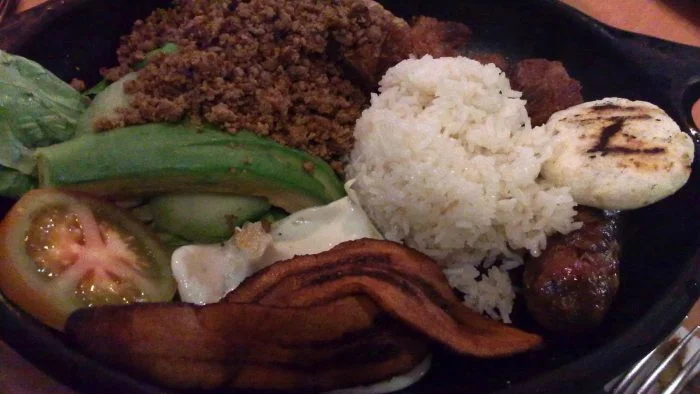 Receta vegana de la bandeja paisa