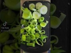 Schinken-Porree-Sauce mit Nudeln aus dem Thermomix TM6 🍜🍝 Bei Interesse unter 0676/5712346 melden 🥰
