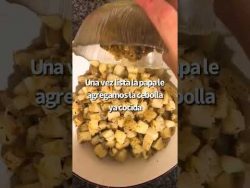 TORTILLA DE PAPÁ 🥔 – RECETA CLÁSICA ARGENTINA #shorts #shortvideo #recetafacil #receta #sh ...