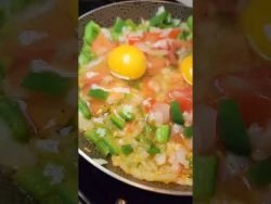 Una #receta fácil de #huevos para #desayuno de #shakshuka o mejor conocidos como #huevosrancheros