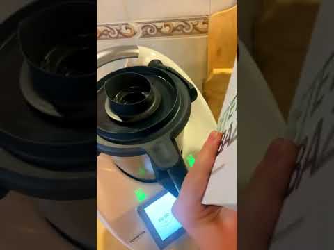 Cum tocam nuca la Thermomix!functia de tocare macinare mărunțire la Thermomix